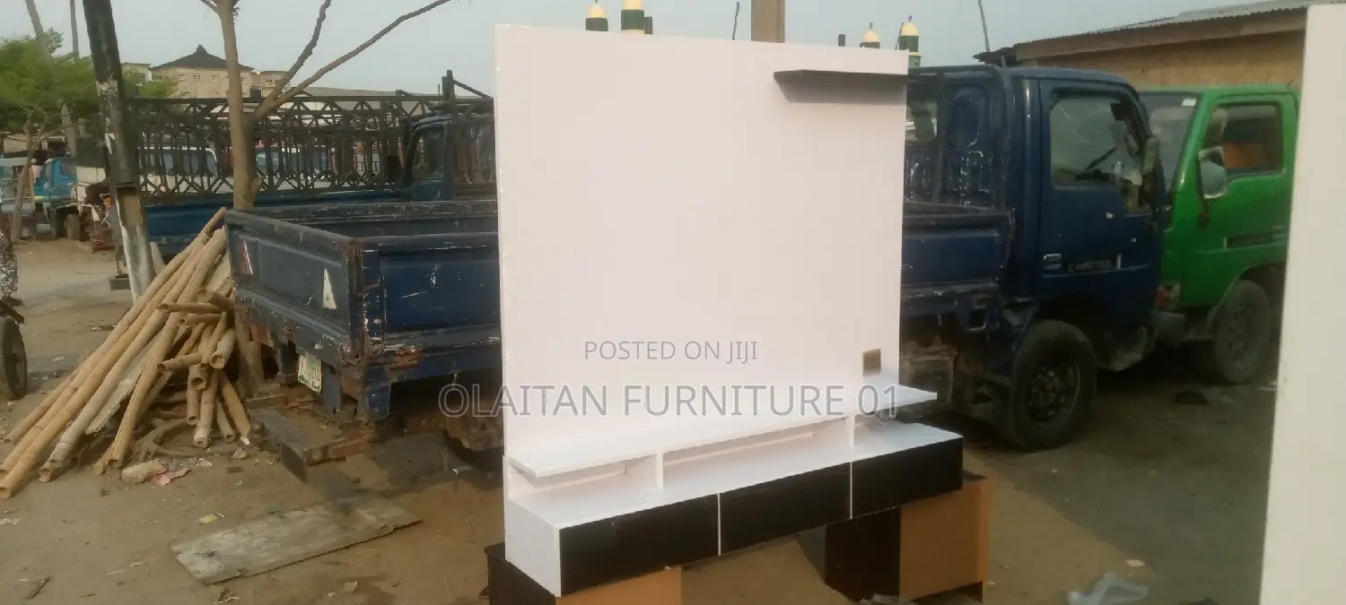 Hanging Tv Console