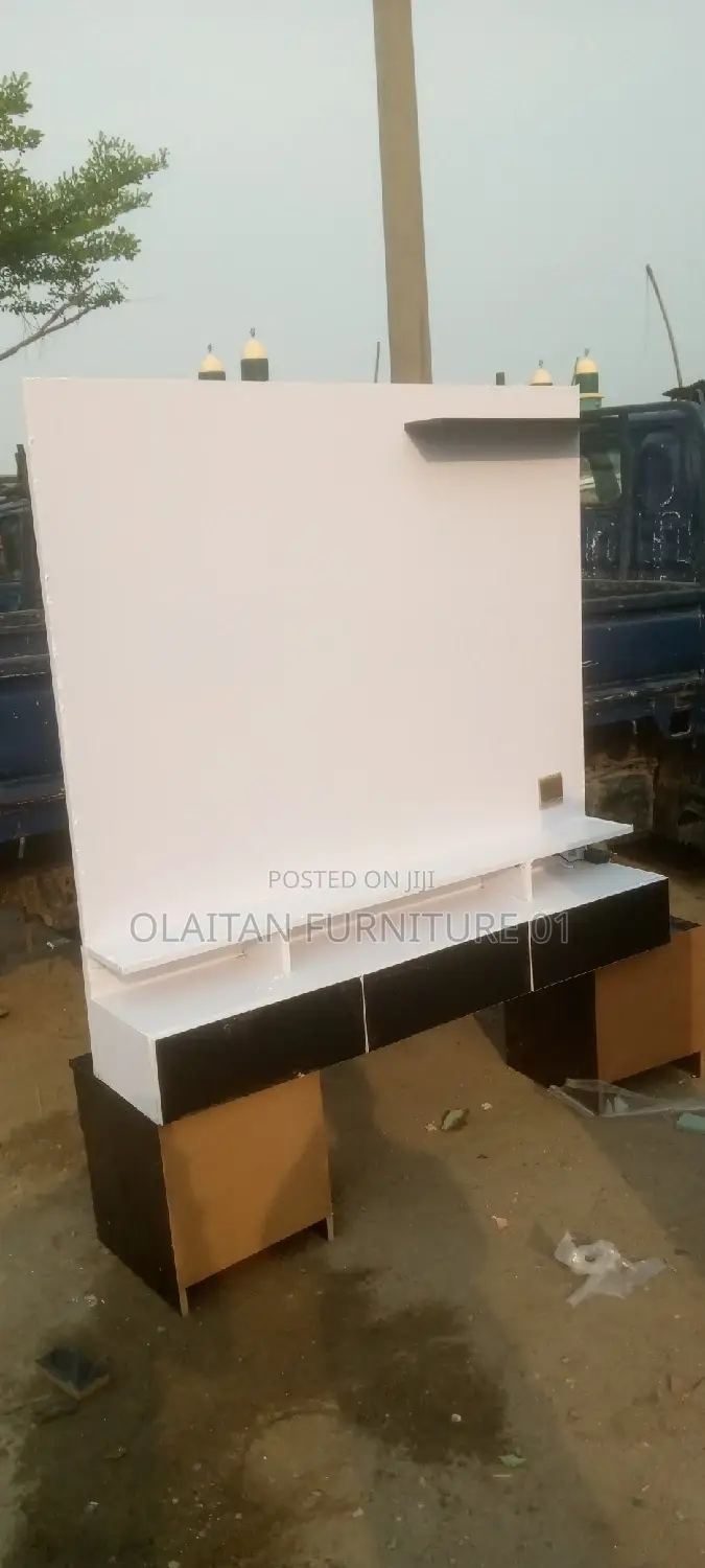 Hanging Tv Console