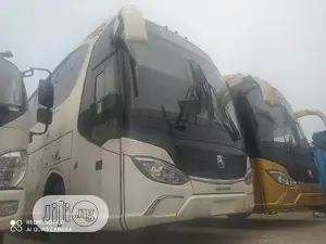 New Bus 2020 Gold