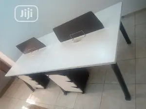 White 4-Man Workstation With Metal Legs