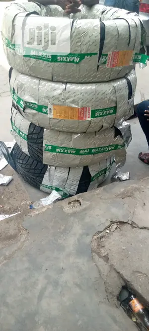 Maxxis Dunlop Bridgestone Michelin