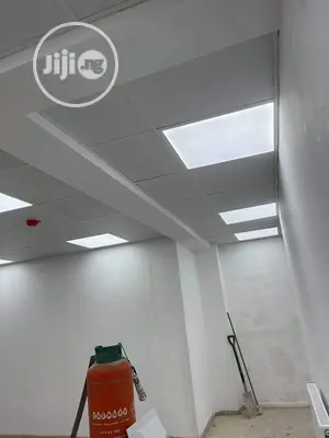 Suspended Ceilings /Wooden Floor