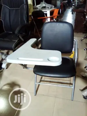 Foldable Chair With Writing Pad