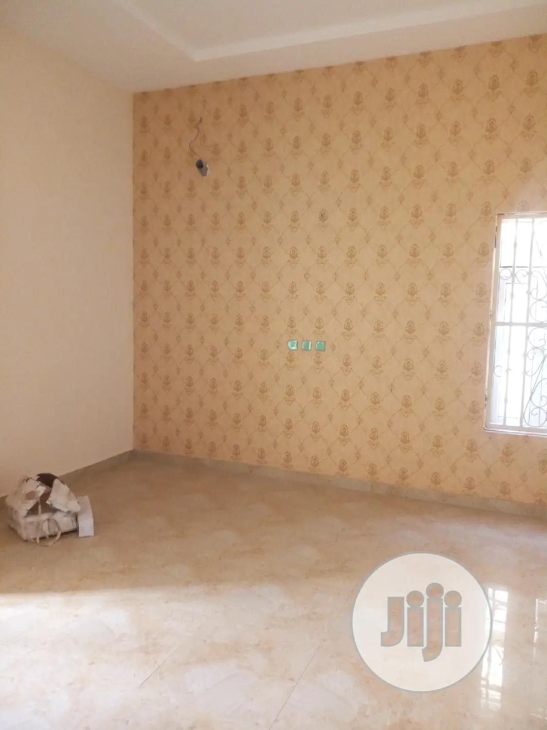 9bdrm Mansion in Gwarinpa Estate for Sale