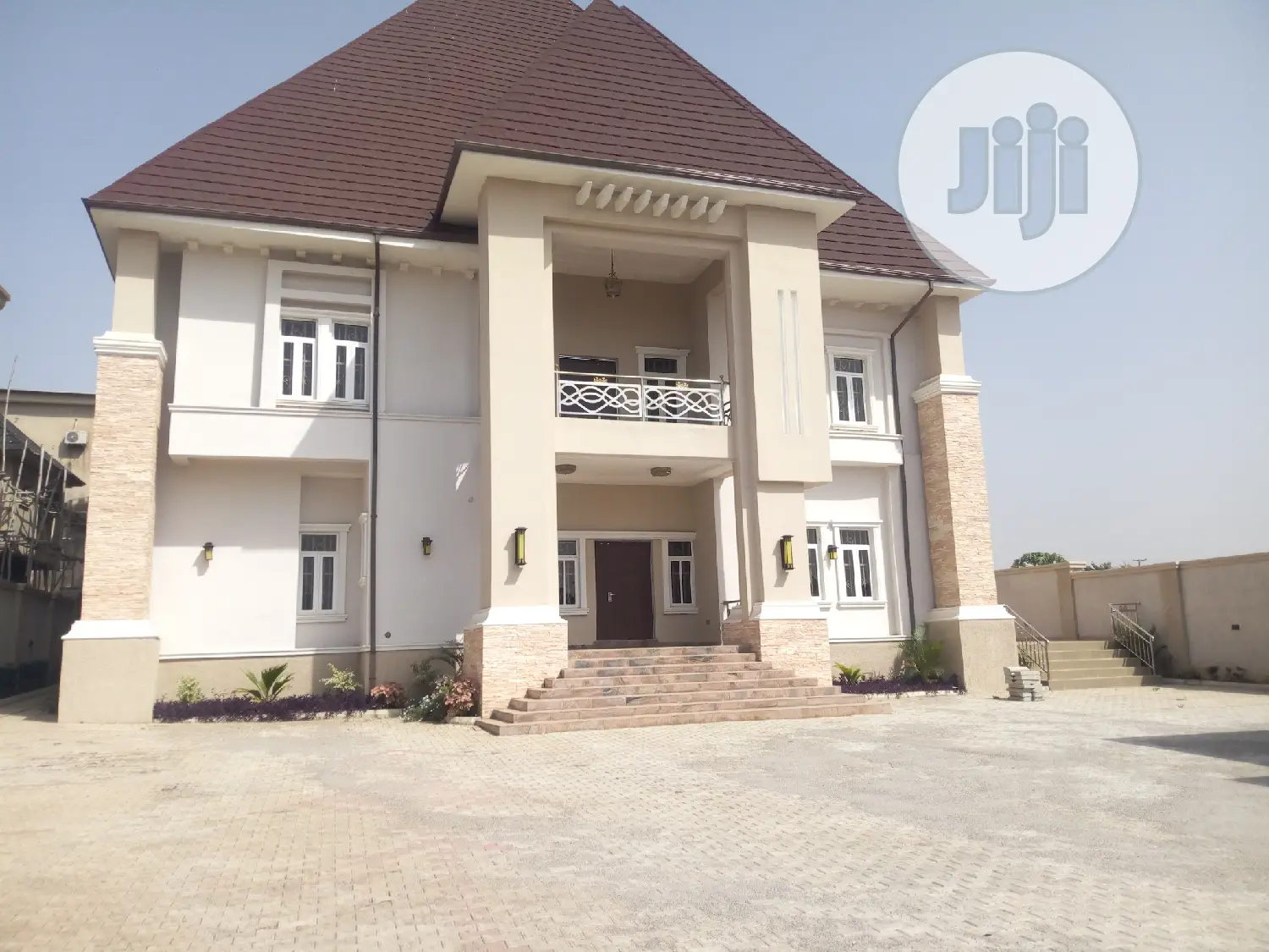 9bdrm Mansion in Gwarinpa Estate for Sale