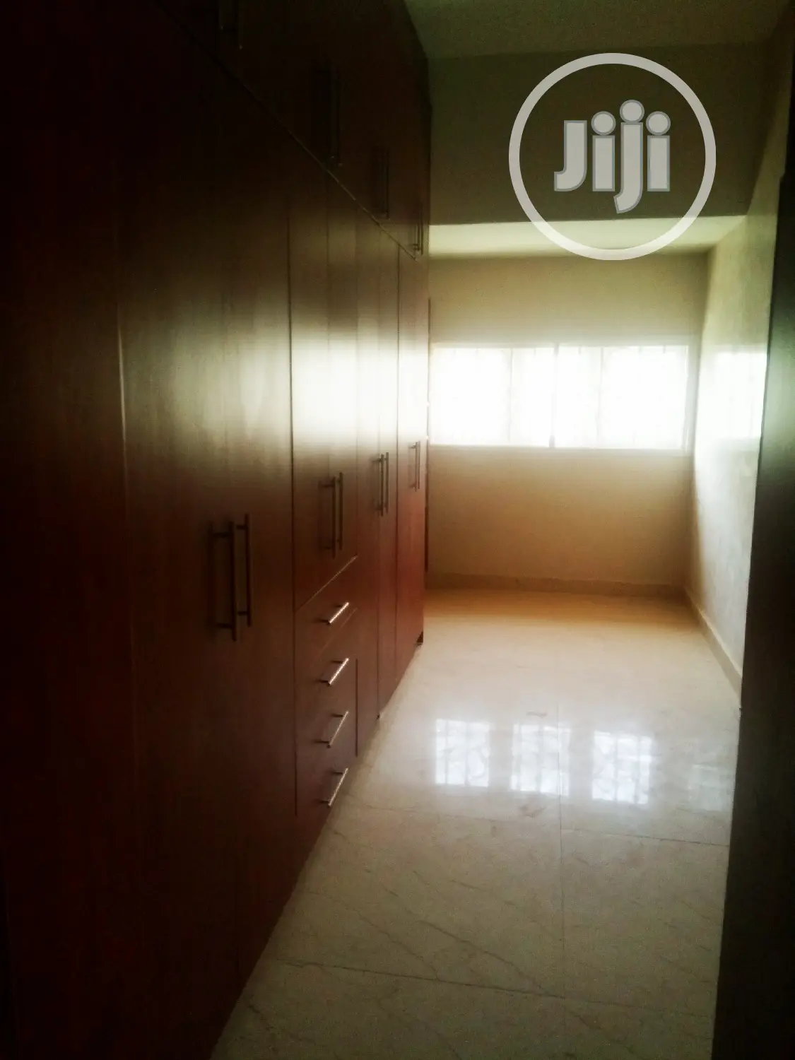 9bdrm Mansion in Gwarinpa Estate for Sale