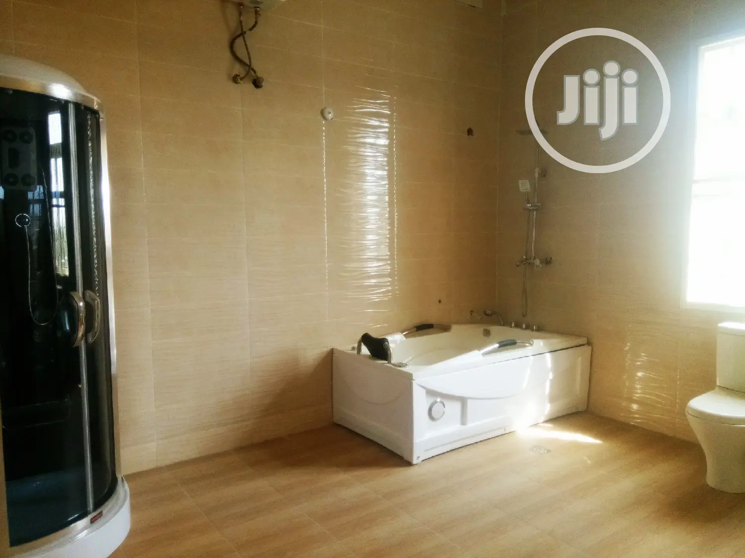 9bdrm Mansion in Gwarinpa Estate for Sale