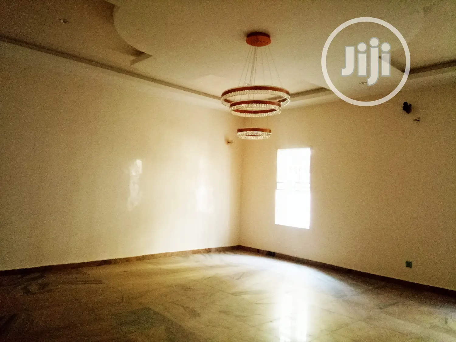 9bdrm Mansion in Gwarinpa Estate for Sale