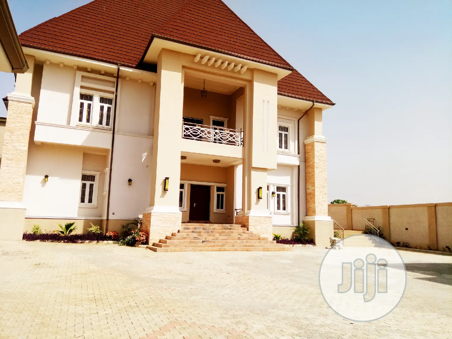 9bdrm Mansion in Gwarinpa Estate for Sale