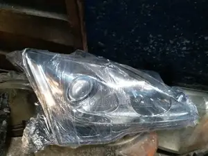 Lexus 1S250 Headlamp