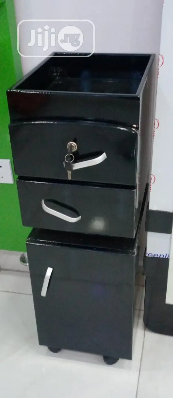 Black Salon Trolley