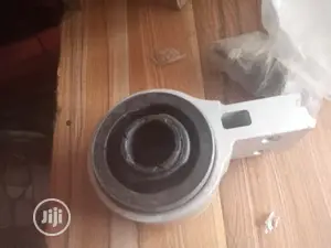 Low Arm Bushing Ford Explorer 2012