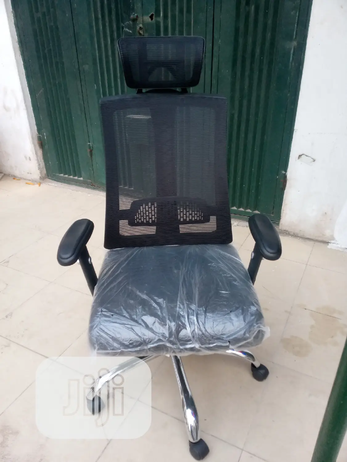 Net Headrest Swivel Chair
