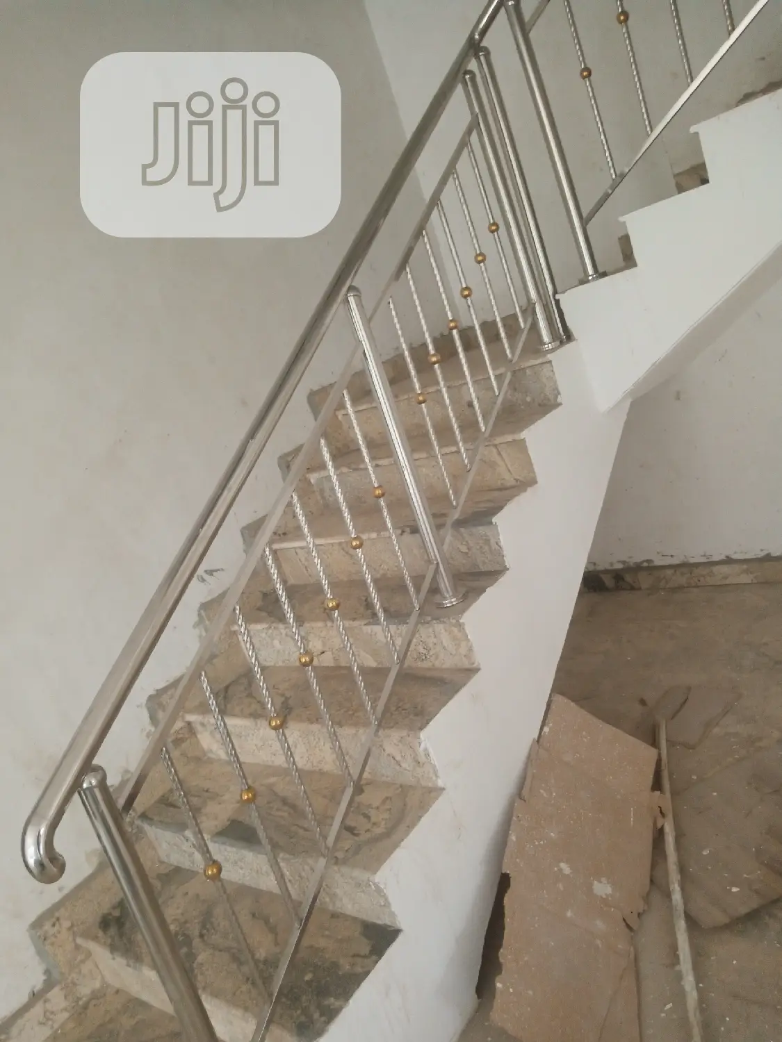 Vertical Lining Using Twisted Pipe