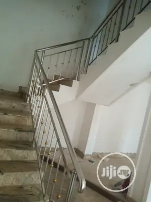 Vertical Lining Using Twisted Pipe