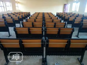 High Standard Modern Classroom Desk/Chair