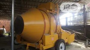 Hydraulic Reversible Drum Selfload Concrete Mixer