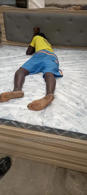 USA 6b7 Spring Hybrid Mattress