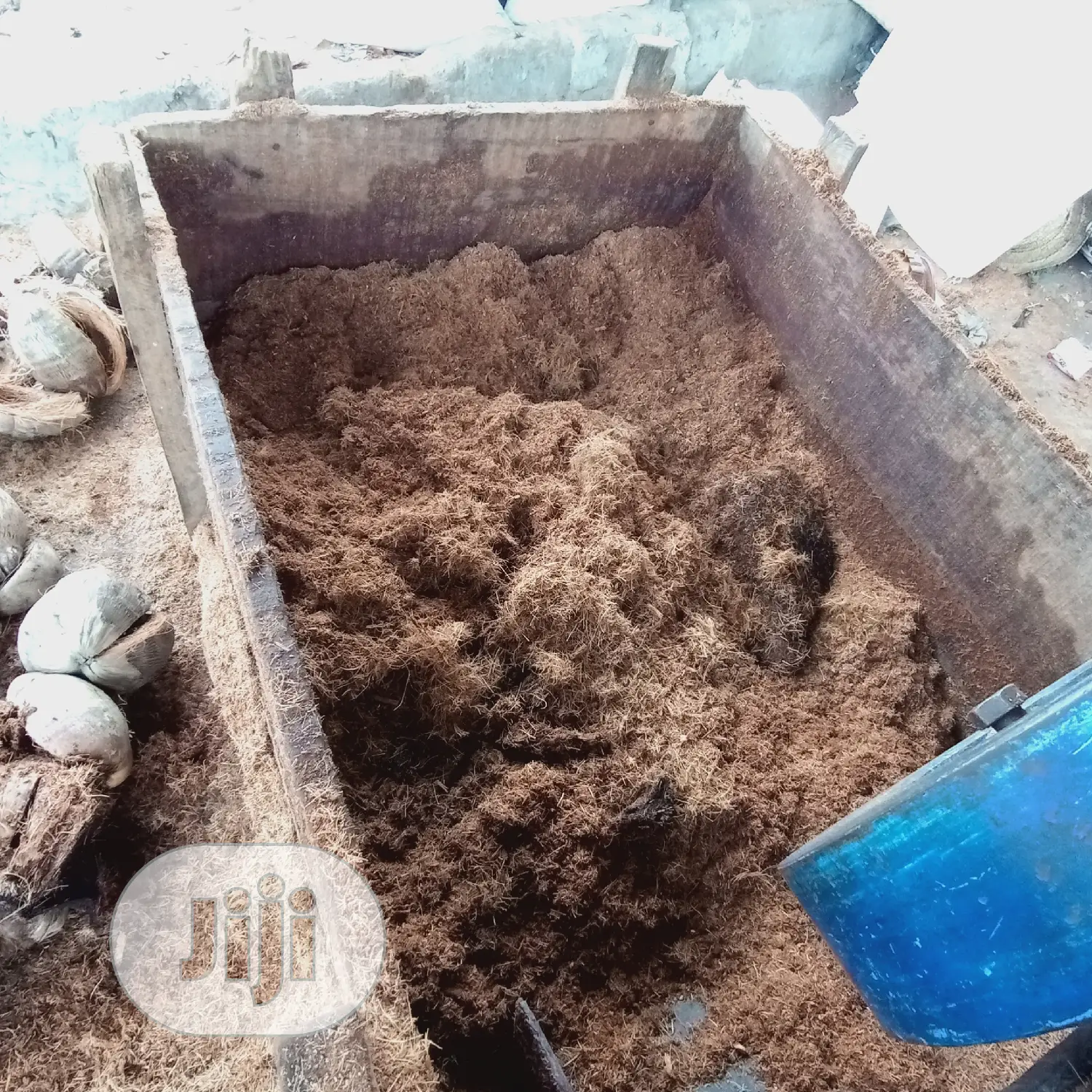 Coco Peat 1 Ton.