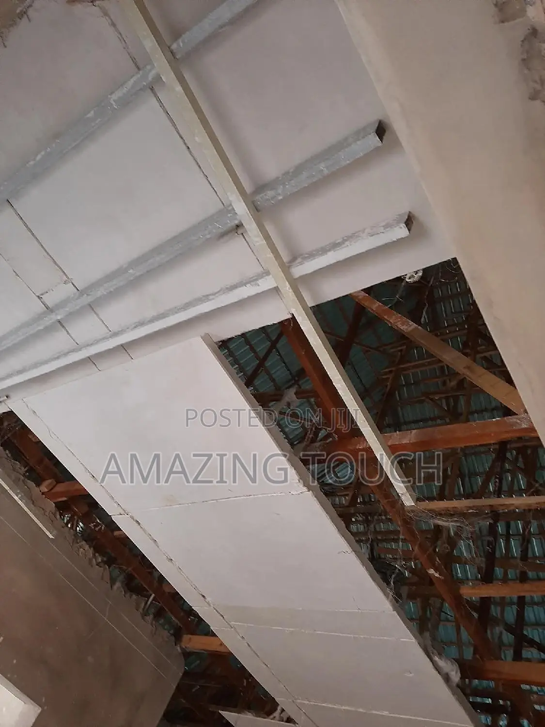 Pop Ceiling And Screeding