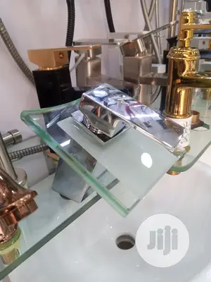 Glass Basin Mixer 1