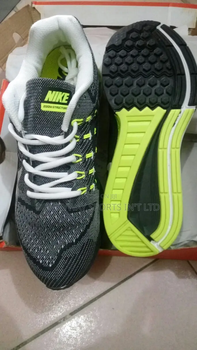 Nike Zoom Structure 18 Jugging Canvas