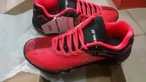 Yonex Size 41 Badminton Canvas
