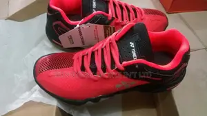 Yonex Size 41 Badminton Canvas