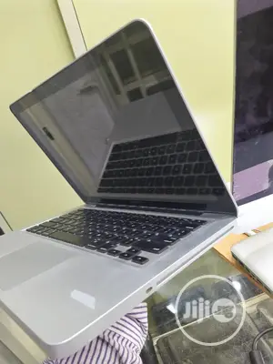 Laptop Apple MacBook 2012 8GB Intel Core I5 HDD 500GB