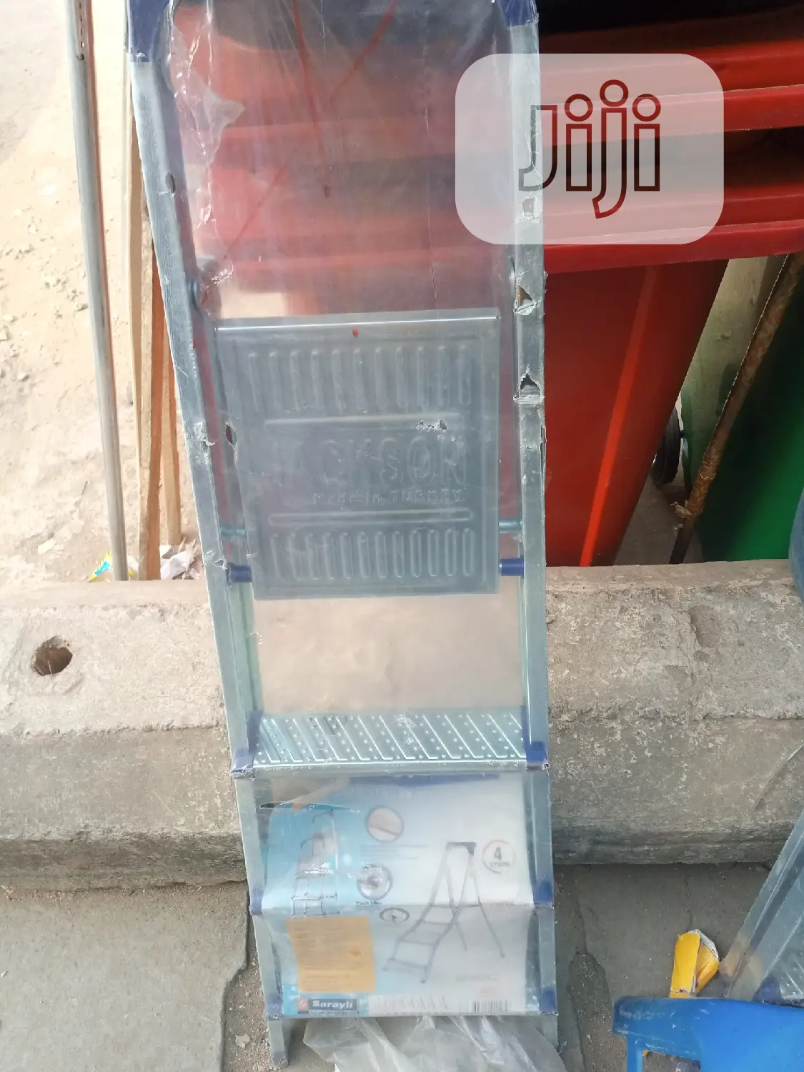 4 Steps Ladder