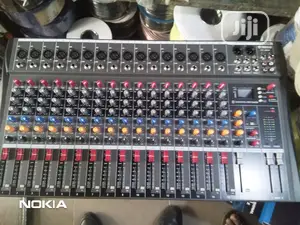 Original Professional Yamaha 16 Channels Mixer