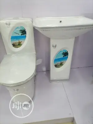 Circle Blue Sea WC