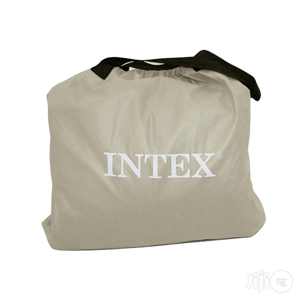 The Intex Pull-out Chair