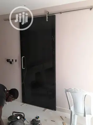 10mm Tampered Grey Glass Door