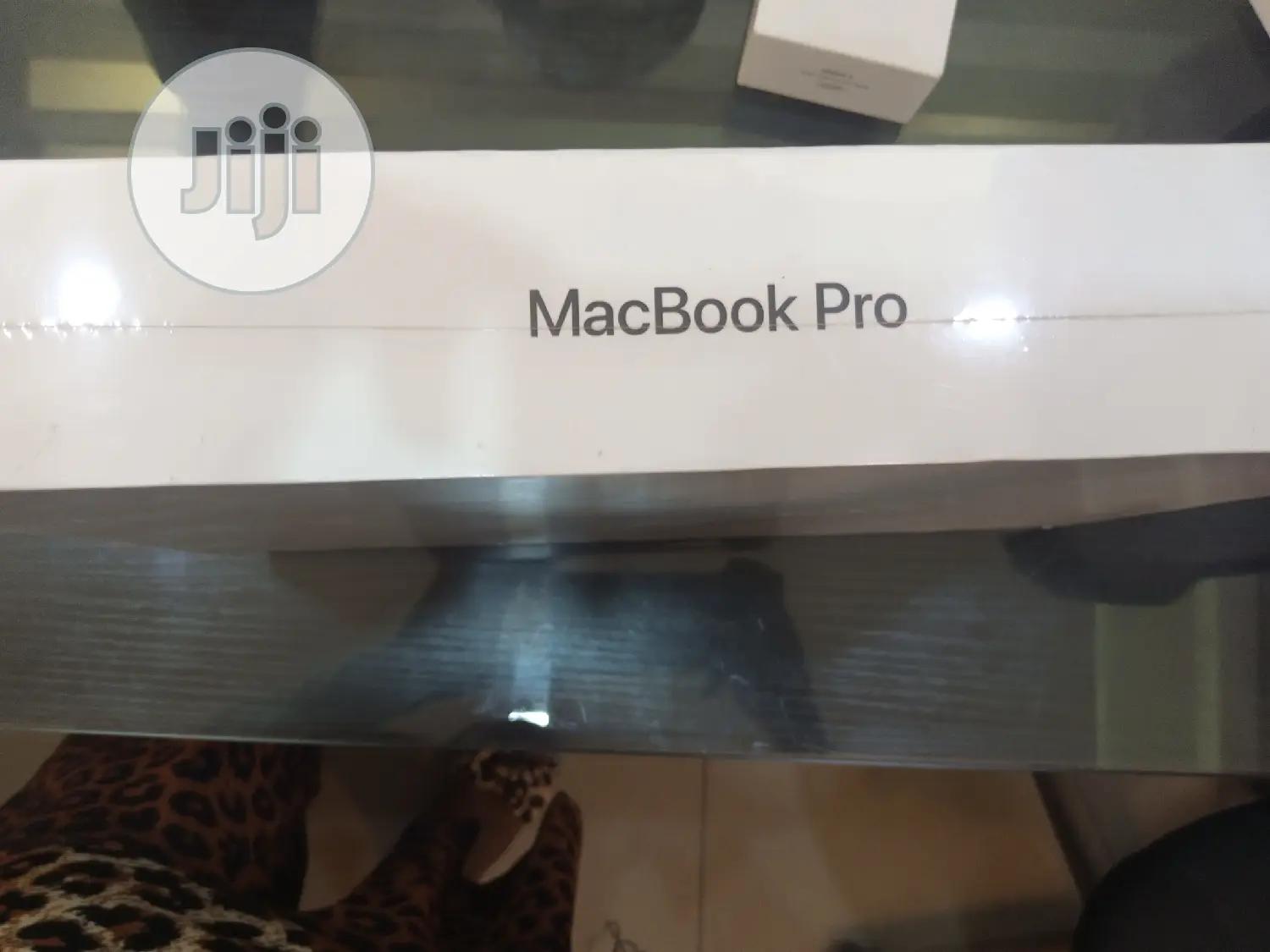 New Laptop Apple MacBook Pro 2019 16GB Intel Core I7 SSD 1T