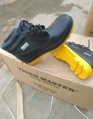 Short Angle Safety Rain Boot