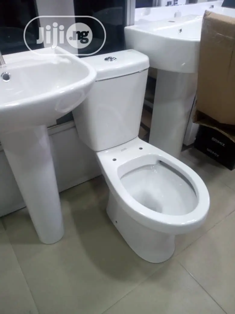 Wc Set With Good Flushing System Inside