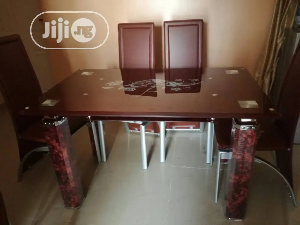 6 Seaters Dinning Glass Table