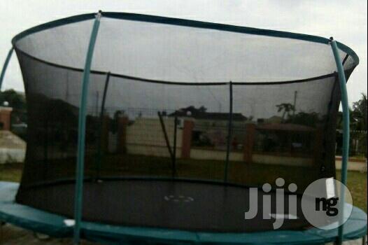 Bouncing Trampoline With Net