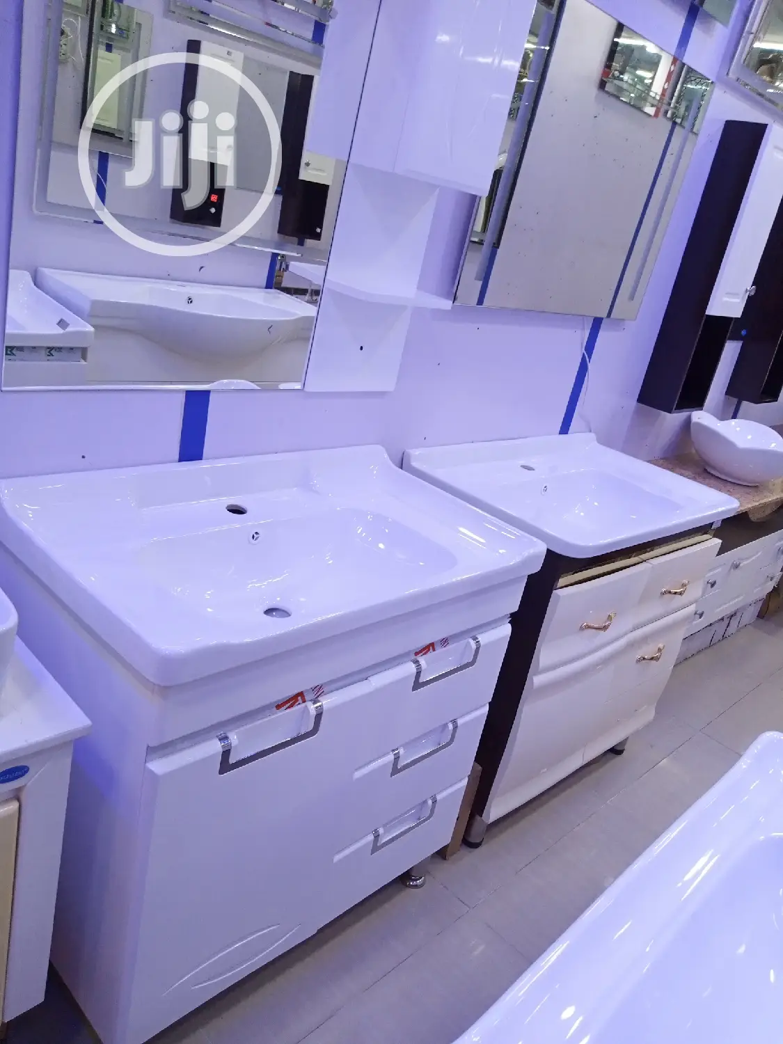 Executive Cabinet Basin for Masters