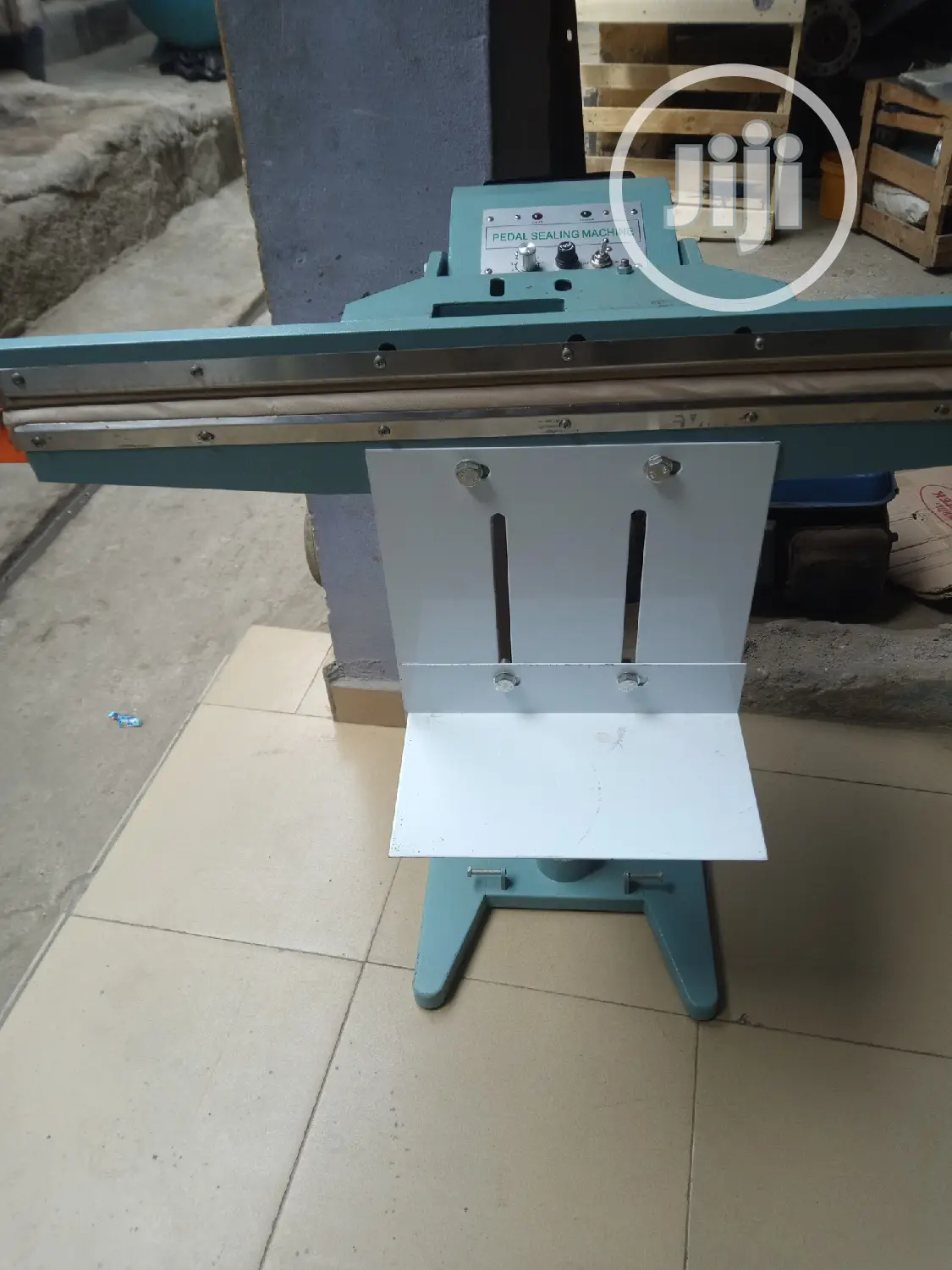 650mm Pedal Sealing Machine