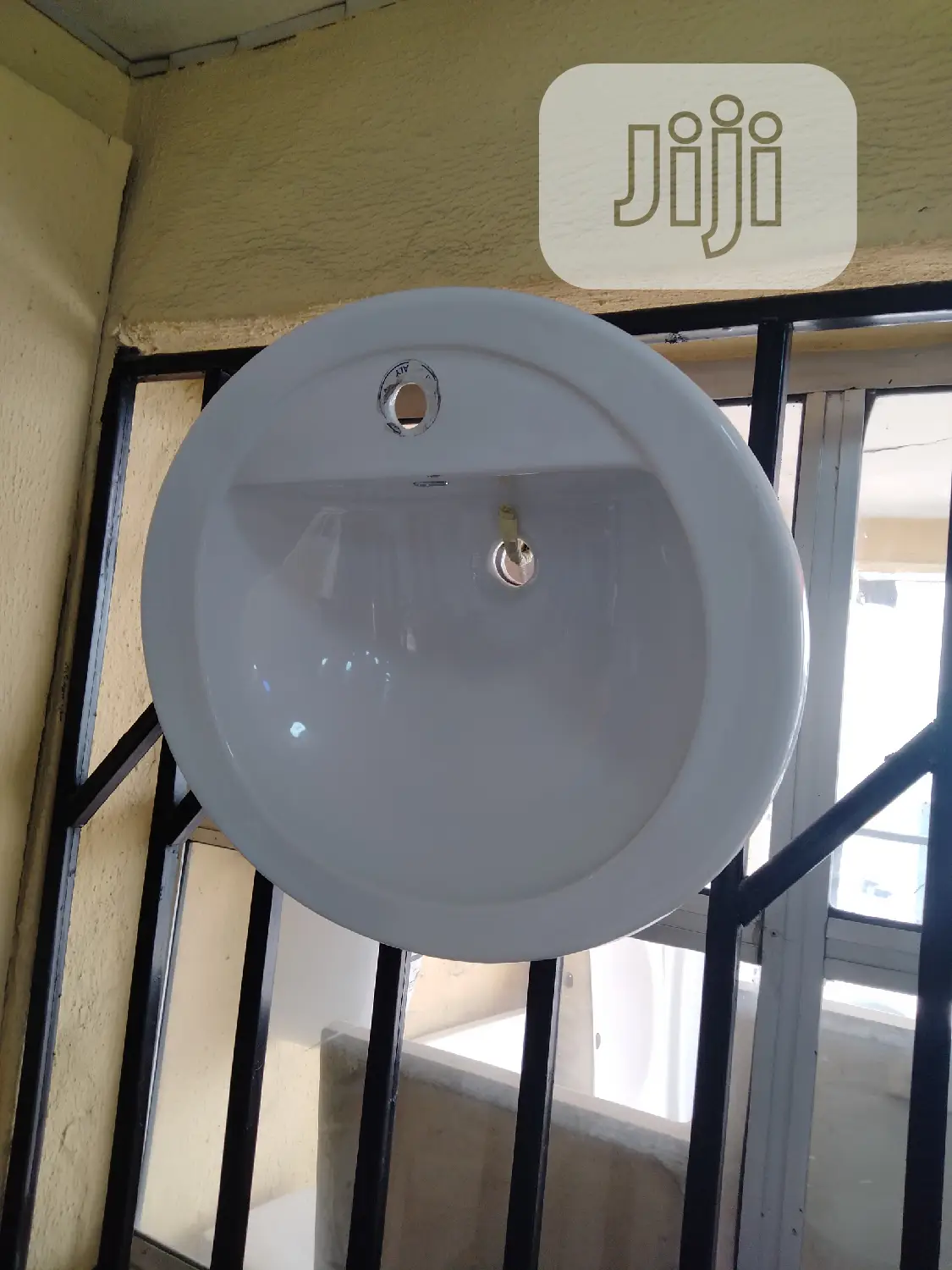 Cabinet Basin