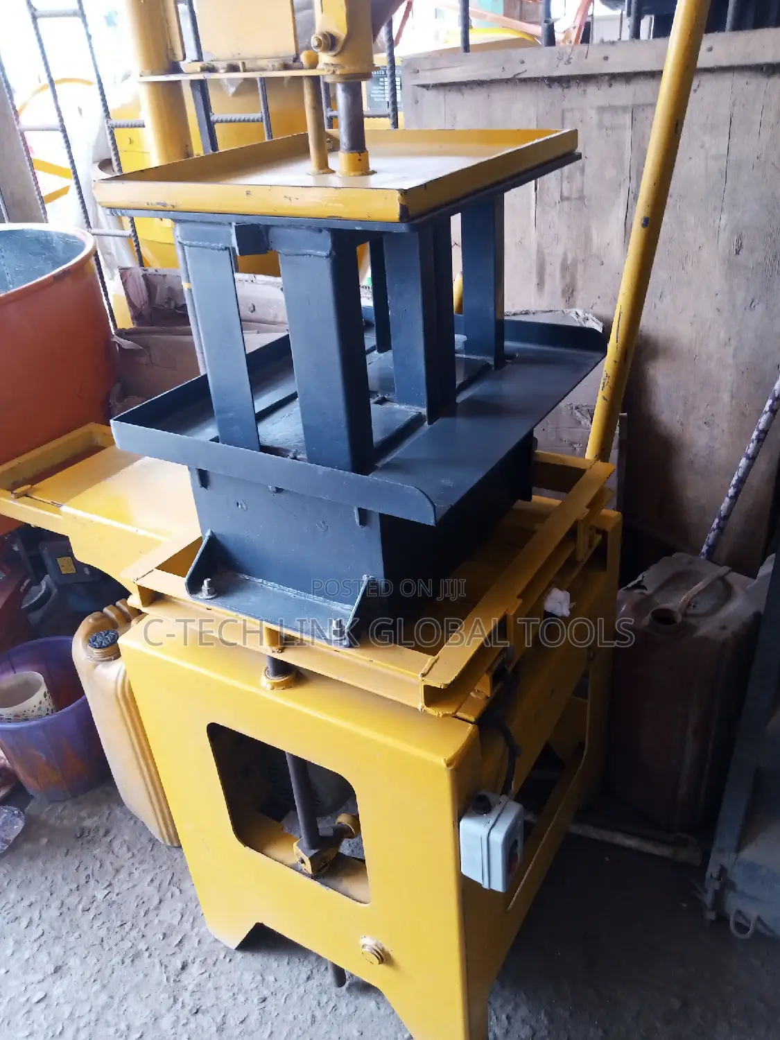 Block / Bricks Moulding Machine