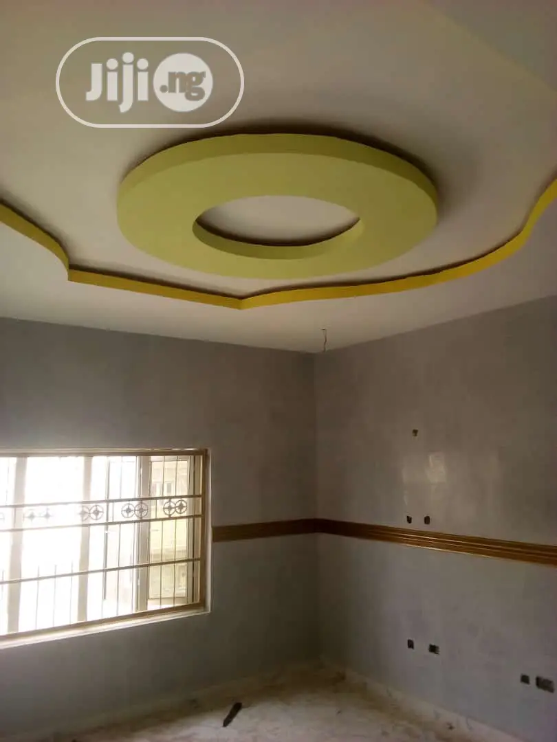 Painter And Screeding