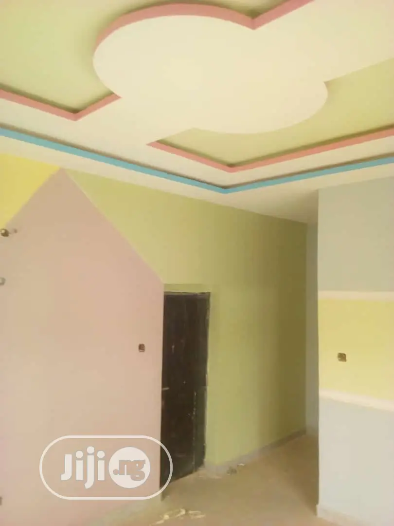 Painter And Screeding