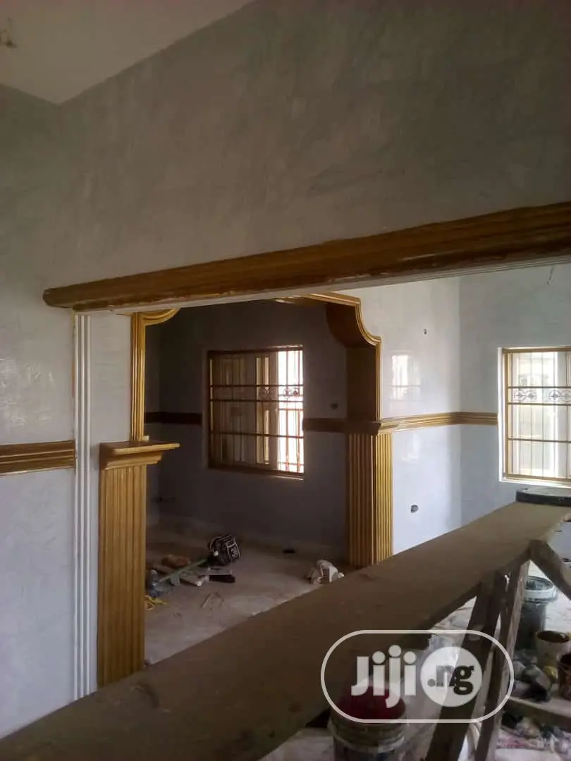 Painter And Screeding