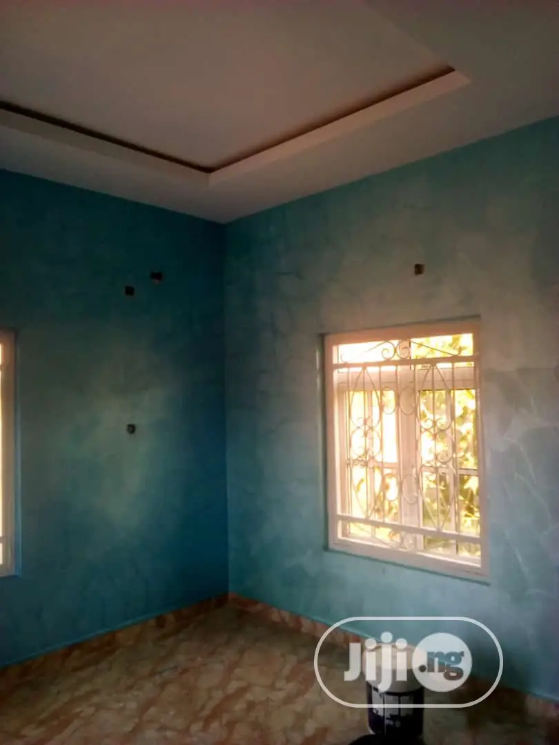 Painter And Screeding
