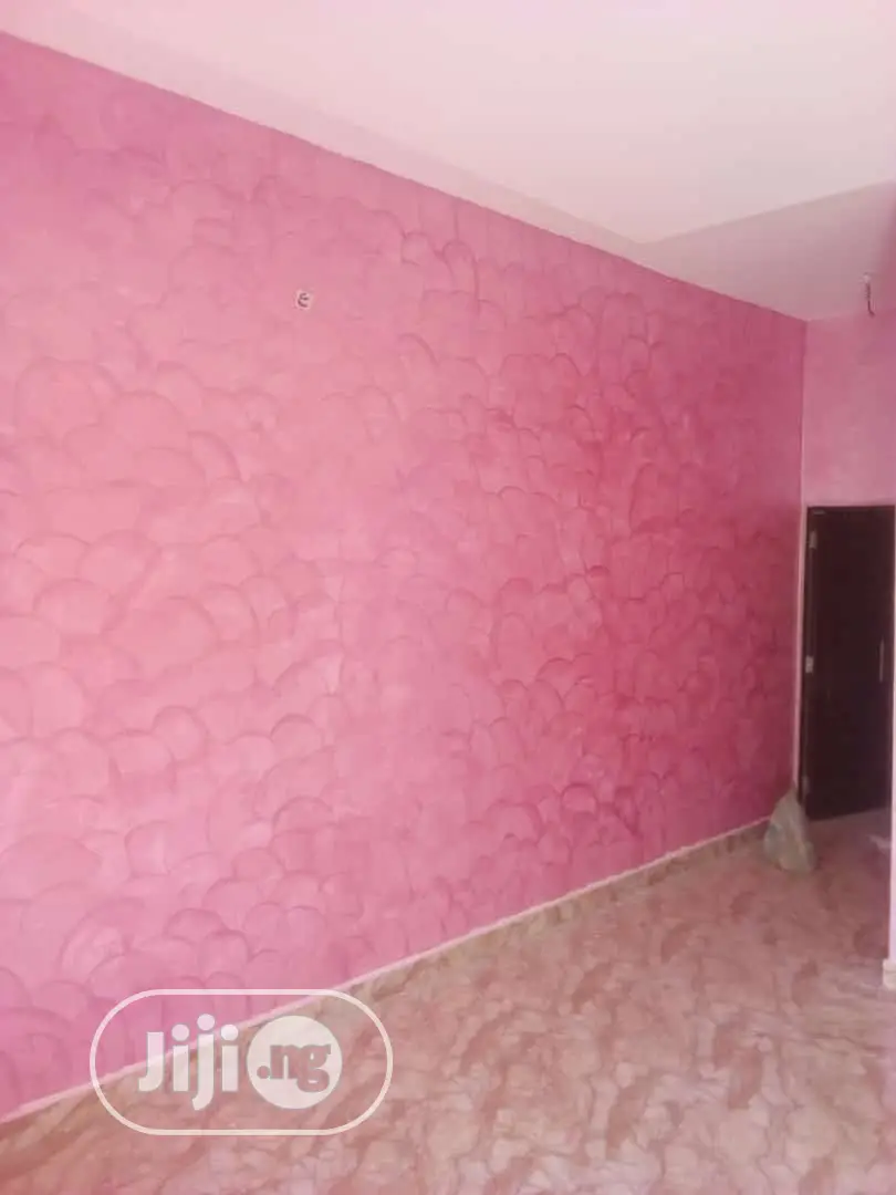 Painter And Screeding