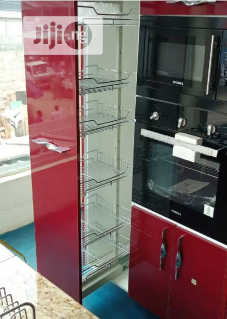 6 Steps Integrated Pullout Ladder / Tall Unit Pantry