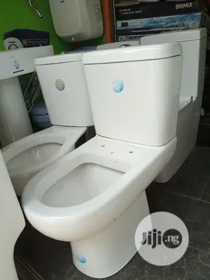 Medium Size Twyford England WC Set